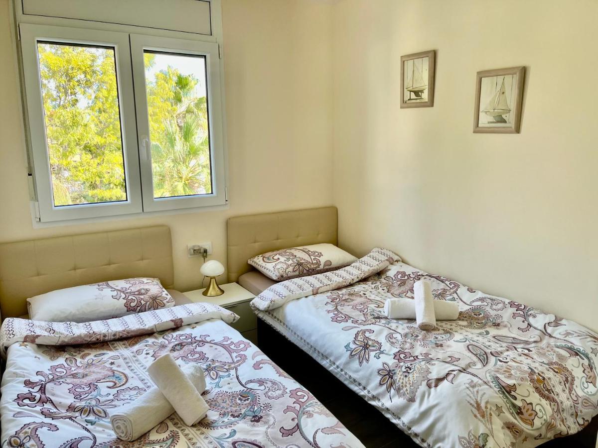 Apartment In Salou Next To The Beach For Families,Wifi Exterior photo